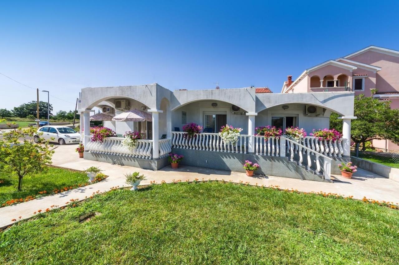 Apartments with a parking space Zaton, Zadar - 15000 Bagian luar foto