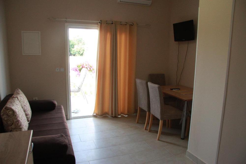 Apartments with a parking space Zaton, Zadar - 15000 Bagian luar foto